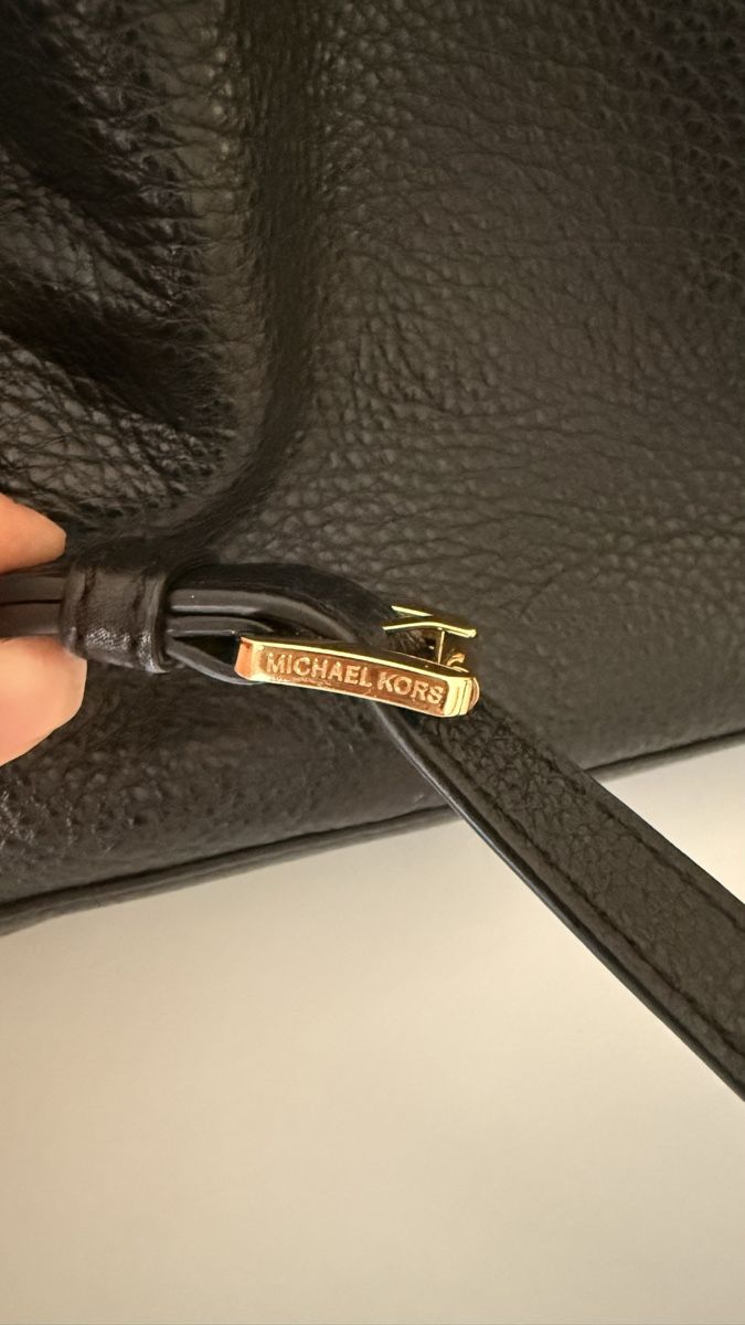 Michael Kors Rucksäcke: Michael Kors Rhea Zip Backpack - Black Leather – Gebraucht aus Zollikerberg von MK-13 2