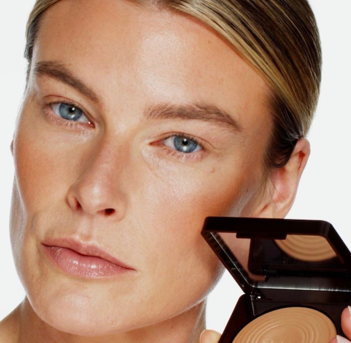 Make-up: Caia Glow Bronzer - La Digue – Gebraucht aus Effretikon von YaMn 8