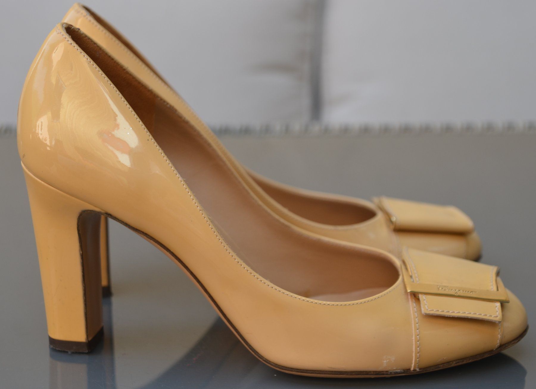 Salvatore Ferragamo Damenschuhe: Pumps Salvatore Ferragamo .38 = 24 cm – Gebraucht aus Collonges von arashee 1