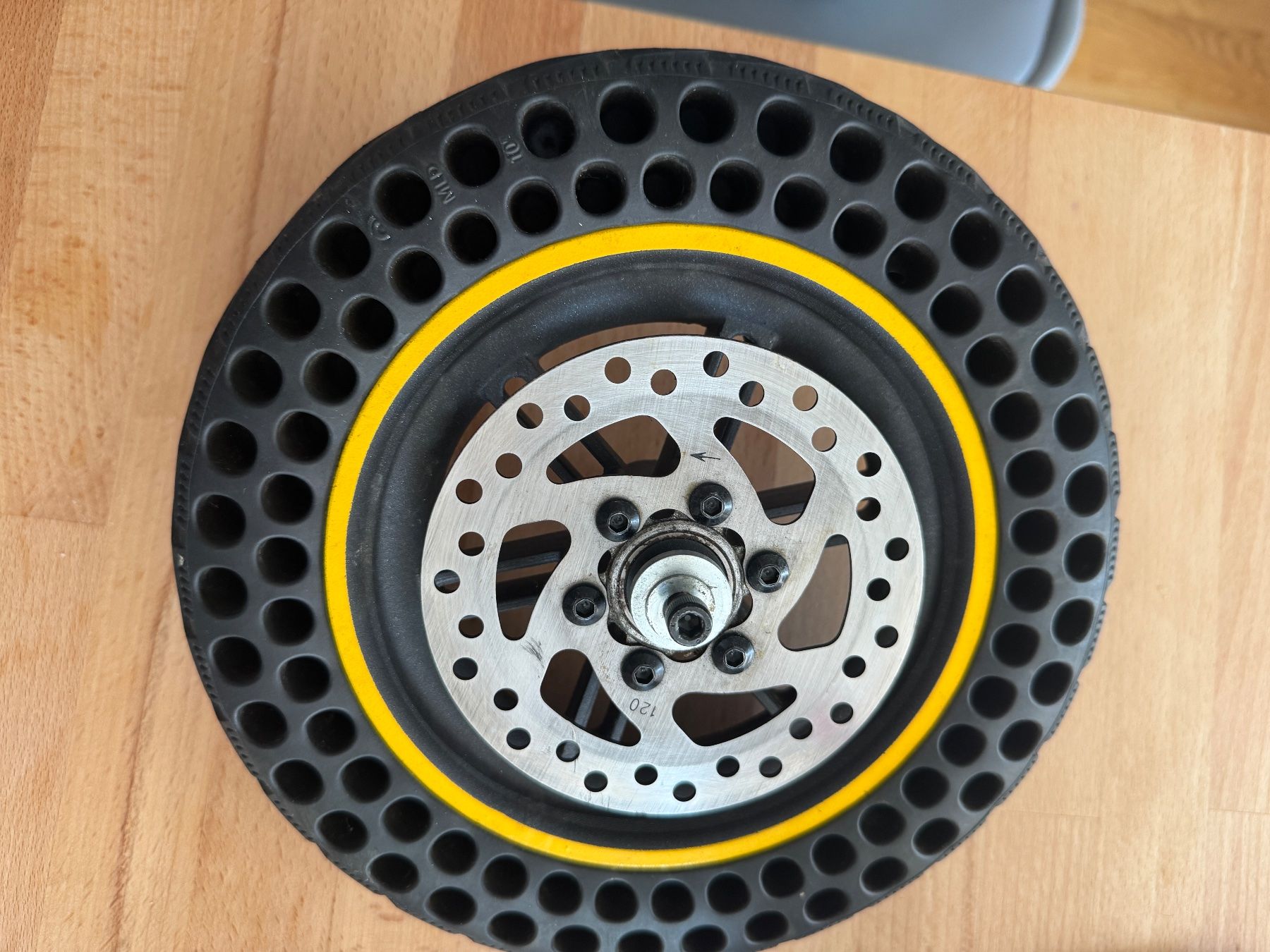 Pneumatici & Ruote complete: Elektroroller Hinterrad 10 Zoll Scheibenbremsensatz – Usato da Wädenswil venduto da nam_k8dc