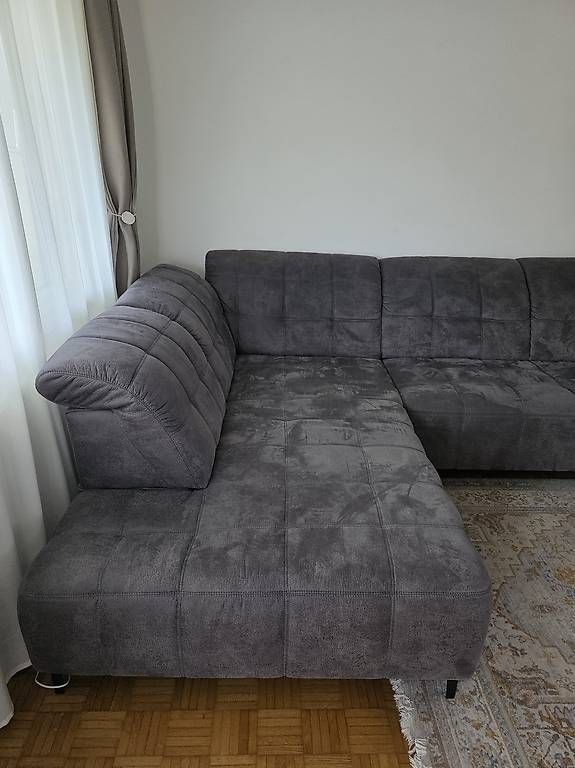 Sofas: Gratis Grosse Eckcouch dunkelgrau guter Zustand  – D'occasion à Dübendorf par pbo_q2jl 3