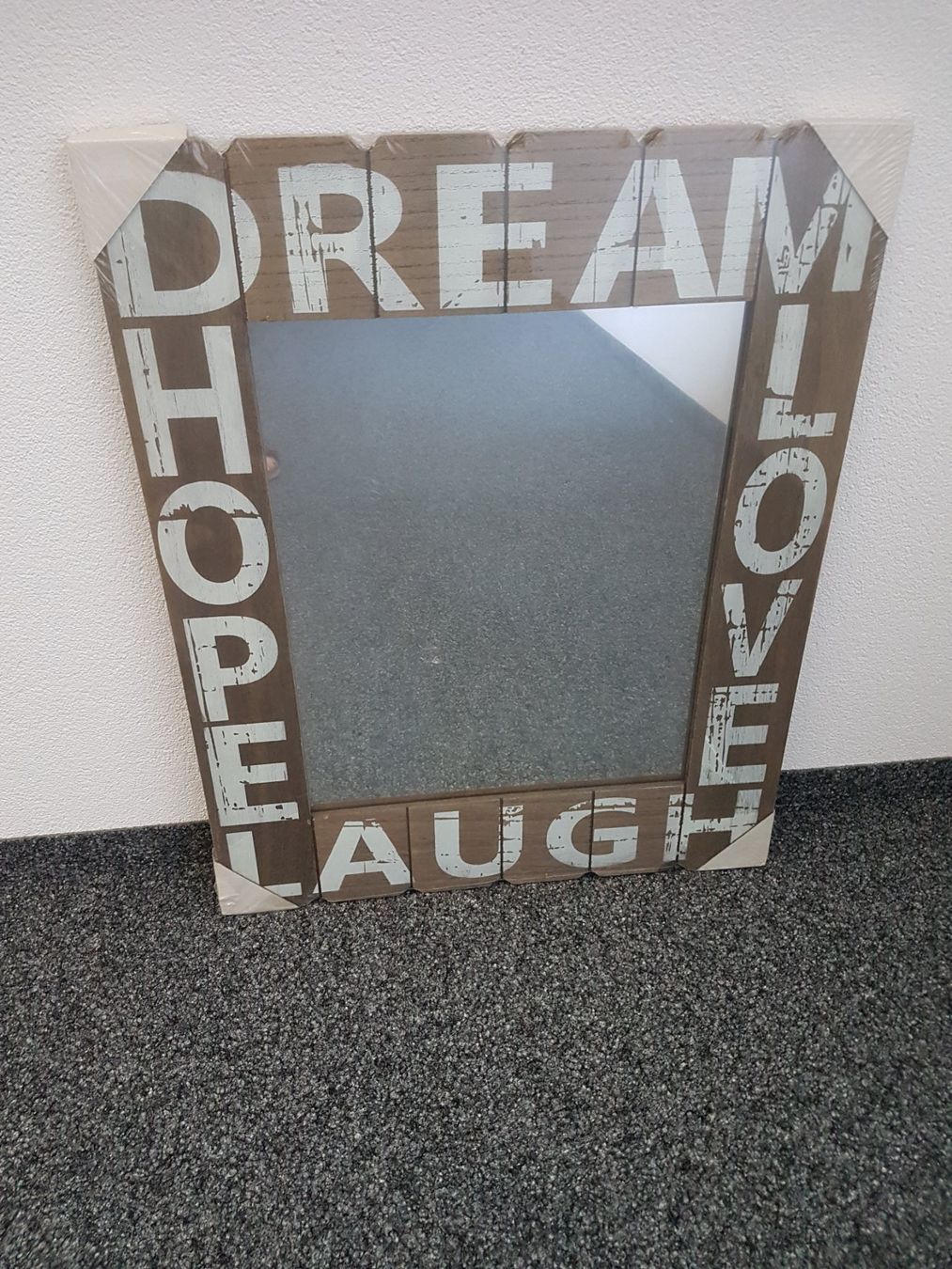 Miroirs: Spiegel "Dream Hope Laugh Love" – Neuf avec emballage d'origine à Wimmis par AKTM-R 1