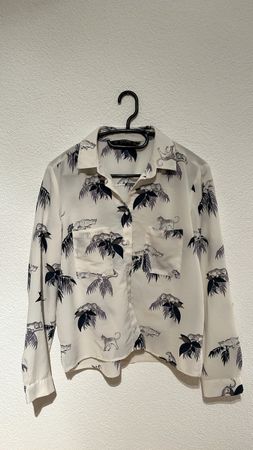 Bluse mit Dschungelprint Gr. M