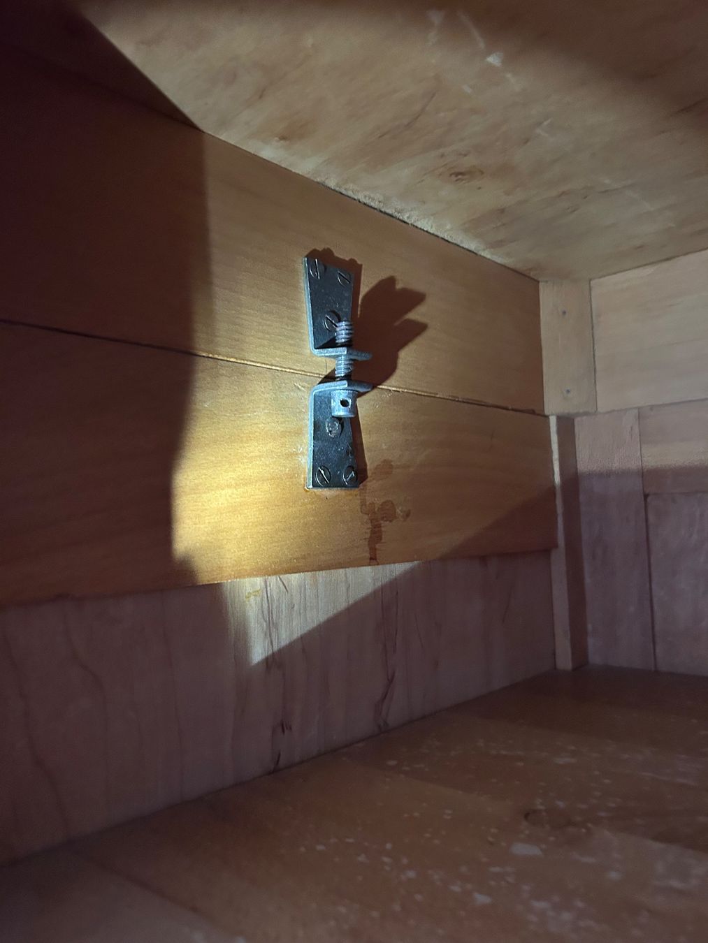 Armadi: Schöner Holzschrank – Usato da Unterägeri venduto da Hallihallox 5