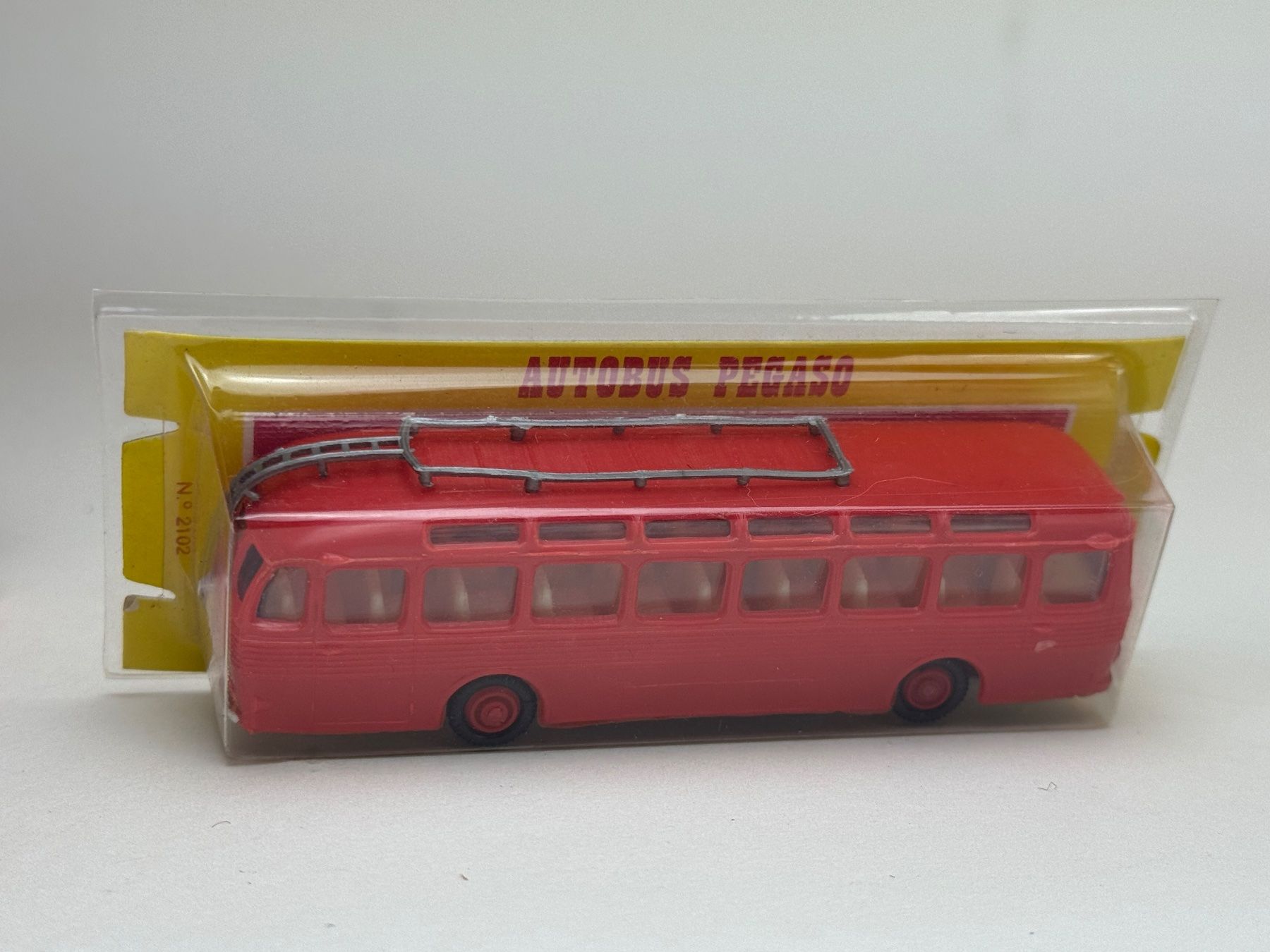 Eko Modellini d'auto: CH- EKO Pegaso Autobus rot Nr. 2102 – Usato da Elm venduto da Wikmtz