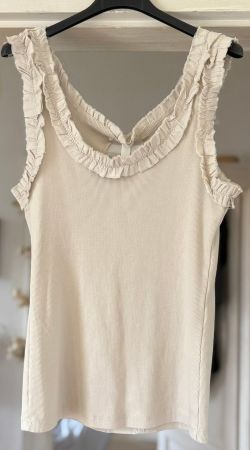 TOP EN COTON AVEC DÉTAIL AU DOS!! M‪