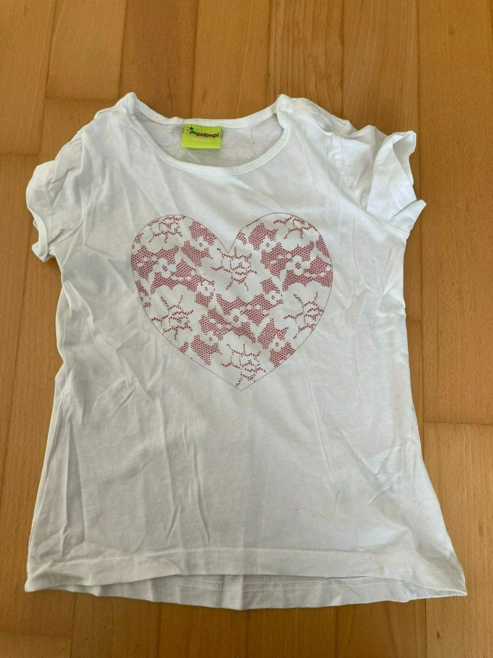 Camicette, T-shirt & Top: T-Shirt mit Herz – Usato da Muttenz venduto da Juvenile33