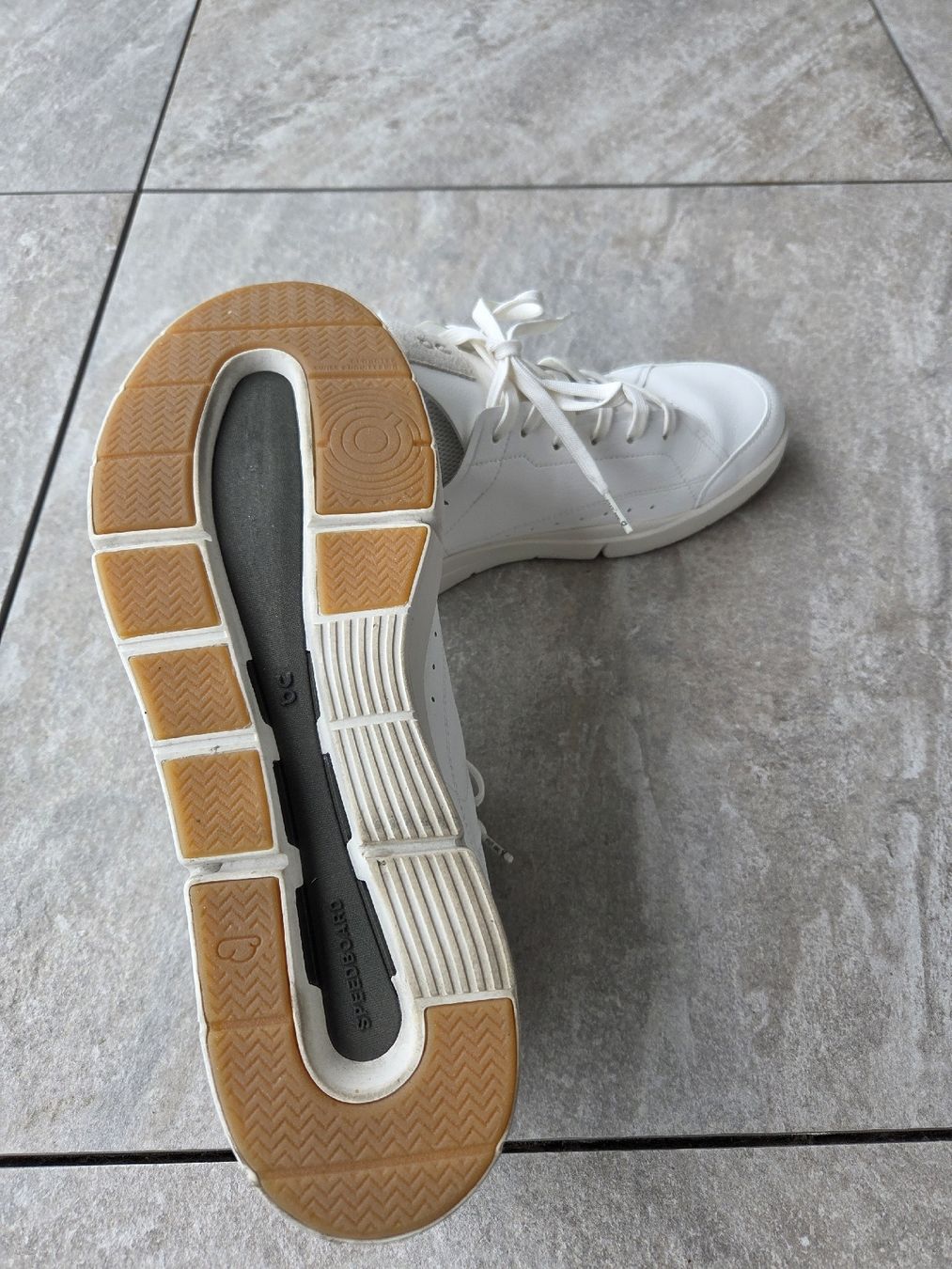 On Herrenschuhe: ON Schuhe The Roger grün – Gebraucht aus Bülach von cf96 4