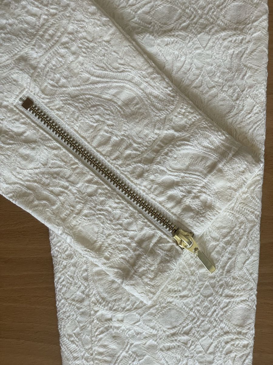 Pantalons: Pantalon blanc/crème 7/8taille 36 – D'occasion à Fribourg par Mymikrakra01 2