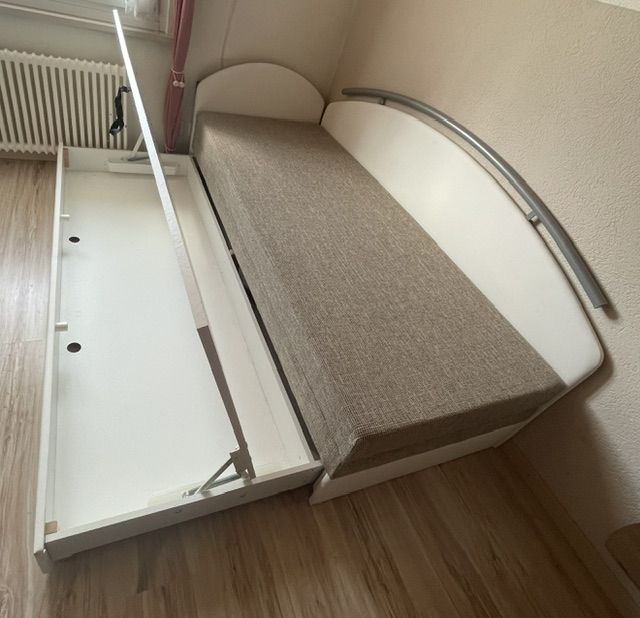 Betten: Bettsofa / Polsterliege – Gebraucht aus Arni BE von Evodia 3