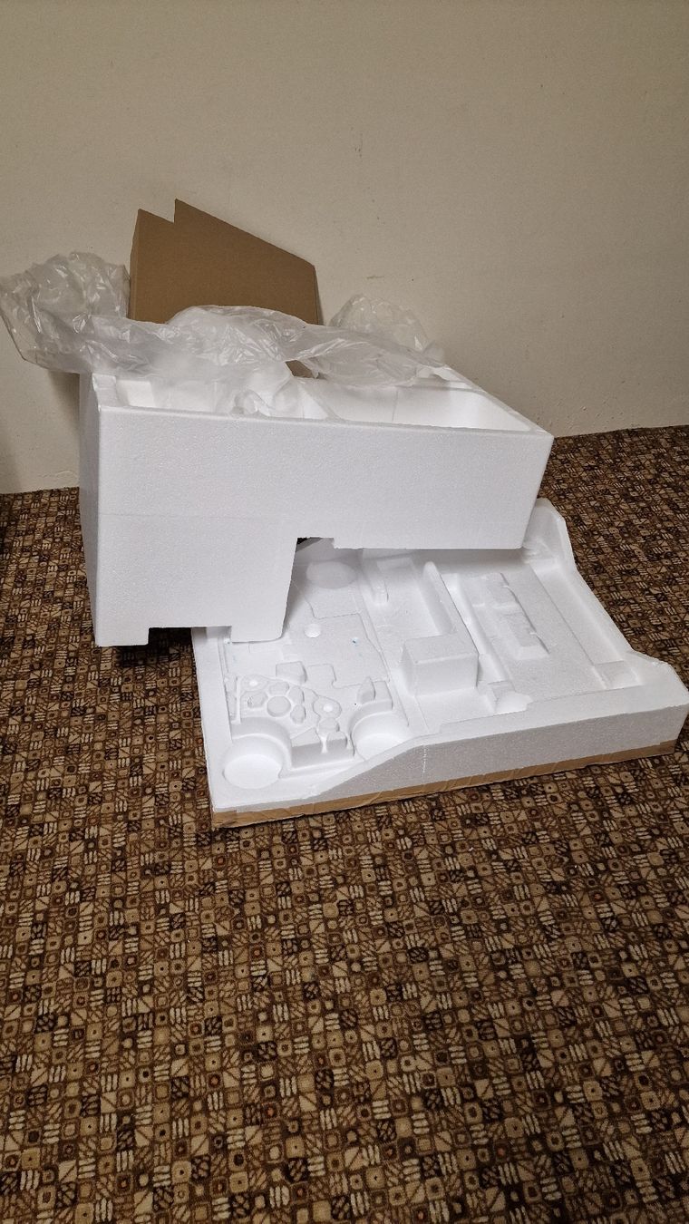 Midea Condizionatori: Originalverpackung Midea PortaSplit Cool | Nur Leer-Karton – Usato da Dättlikon venduto da Richard 2