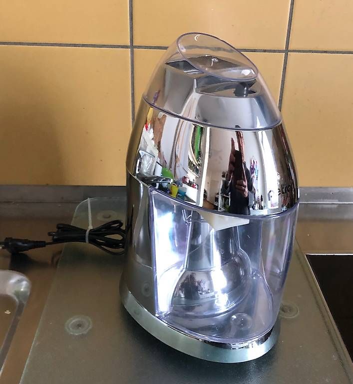 Appareils de cuisine: Petra Eiscrusher elektrisch  – D'occasion à Volketswil par Ahot