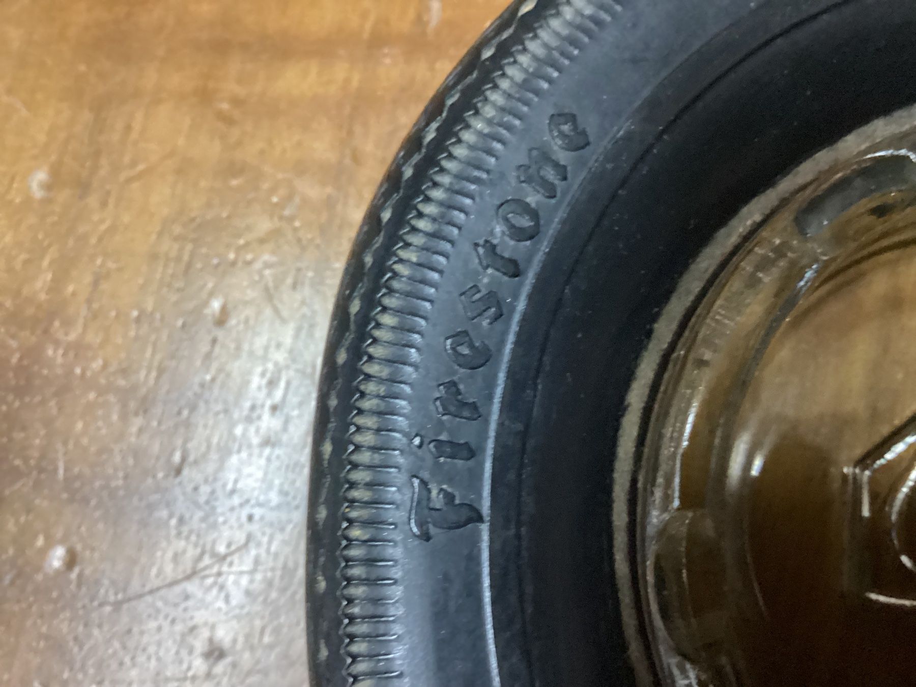Firestone Portacenere: Pneu Aschenbecher FIRESTONE – Usato da Unterkulm venduto da Lunchen11 1