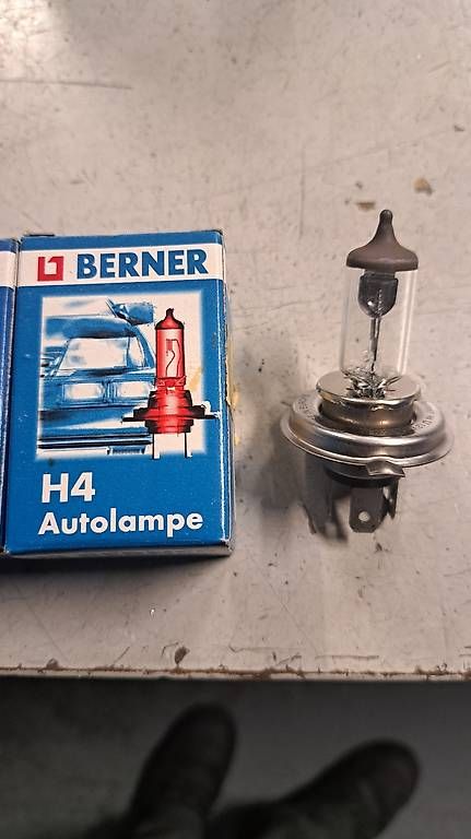 Tutti pezzi di ricambio auto: Autolampe H4 - 12V / 100/90W – Usato da St. Antoni venduto da Andy85