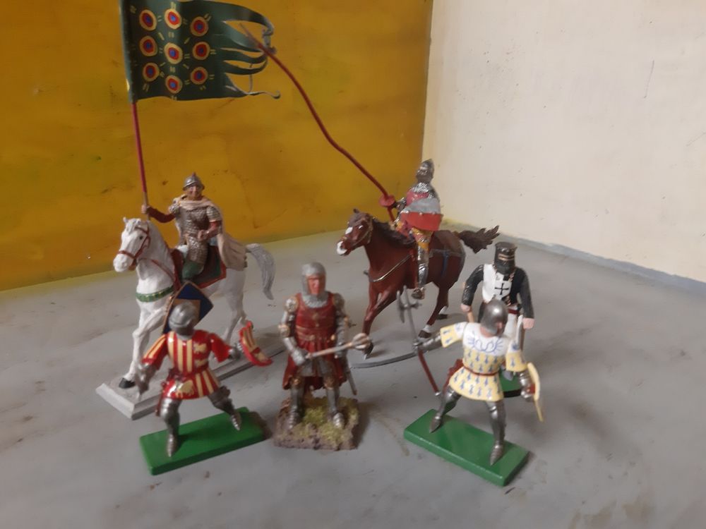 Jouets: Guerriers du Moyen-âge,  plomb – D'occasion à Monthey par Jmbois
