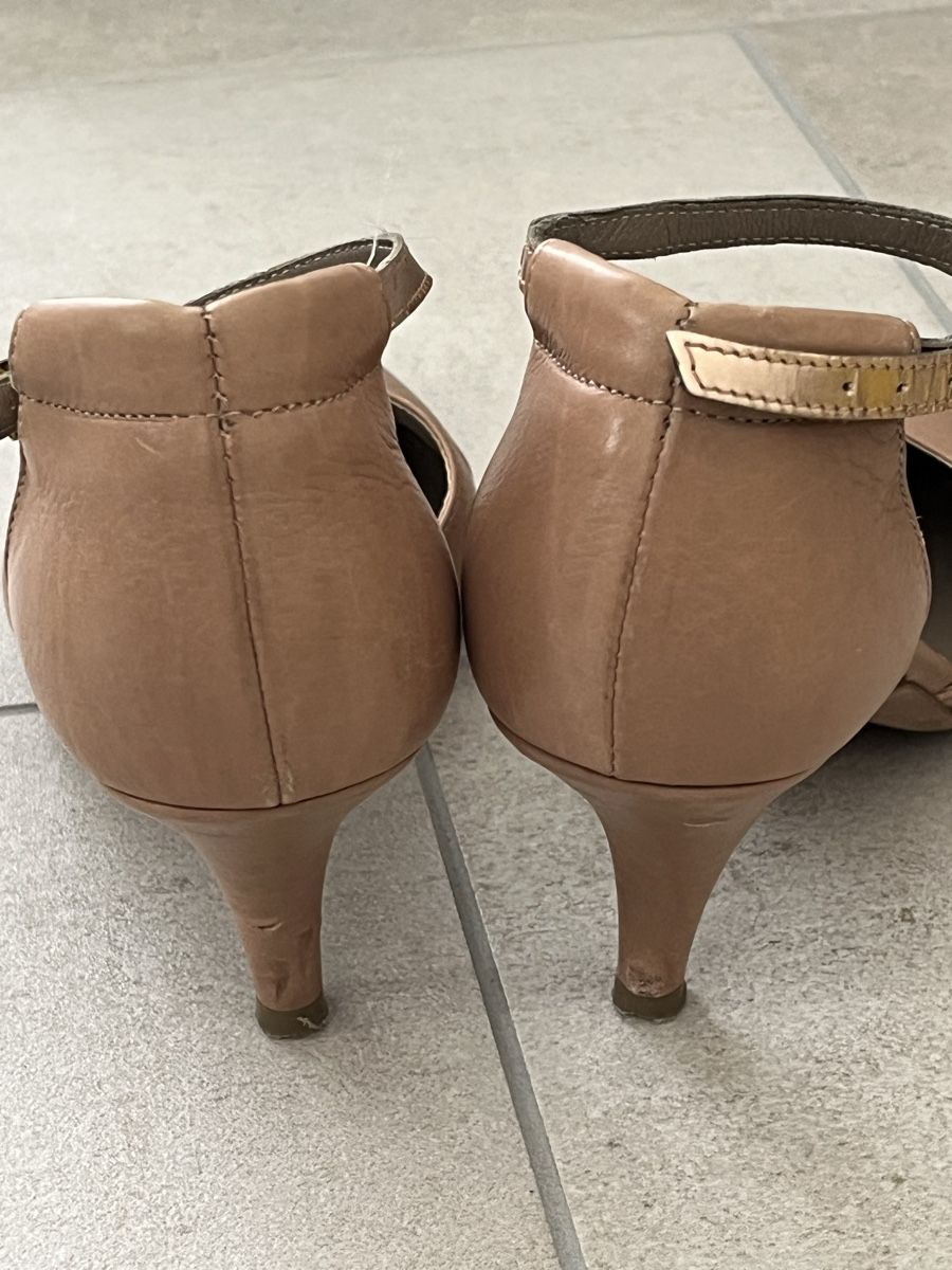 Damenschuhe: Leder Pumps von Vic – Gebraucht aus Nänikon von aoe_22fy 3