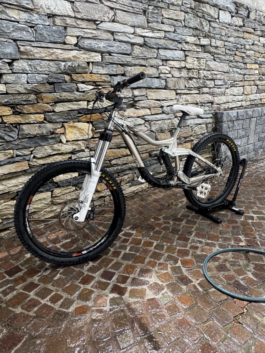 Kona Biciclette: Vélo de DH – Usato da Sierre venduto da rom_hx79 4