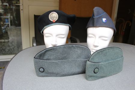 4 Militär Mützen