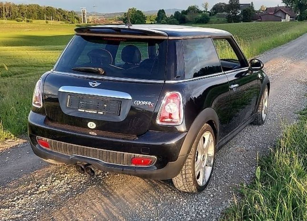 Mini Autos: Mini Cooper S schwarz  – D'occasion à Nürensdorf par MinisterPfister 1