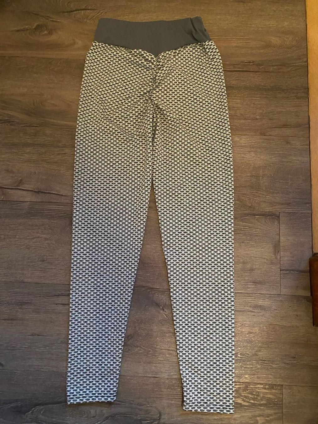 Leggings: Leggins mit Srunch Gr. M – Usato da Biel-Benken BL venduto da Petsman 1