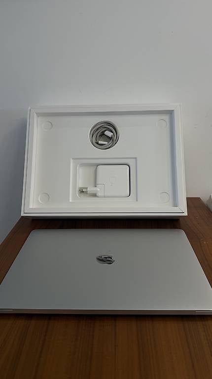 Notebook: MacBook Pro 13 (2020) – Usato da Agno venduto da ber_mm5j