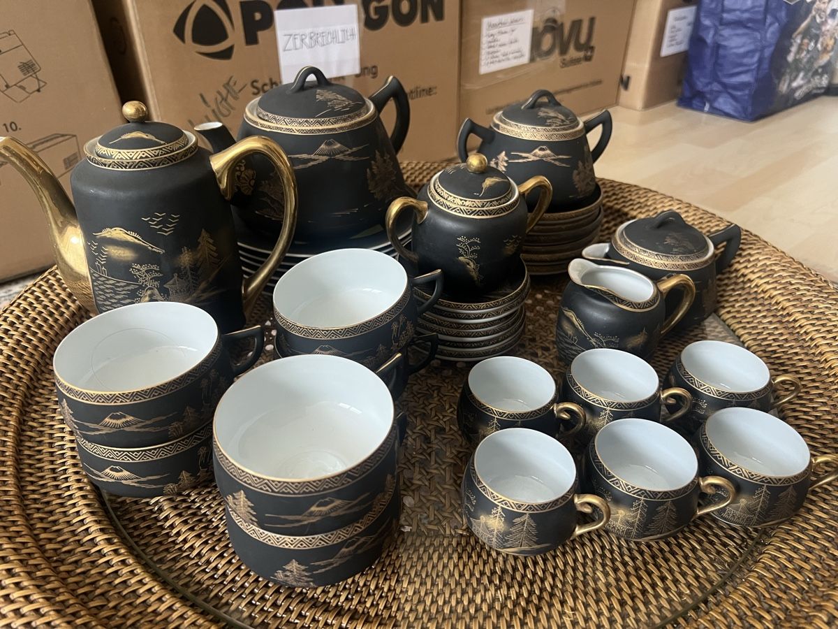 Geschirrsets: Kaffeeservice schwarz mit Handmalerei 22K Gold Eggshell – Neu (gemäss Beschreibung) aus Perlen von Chregle1 1