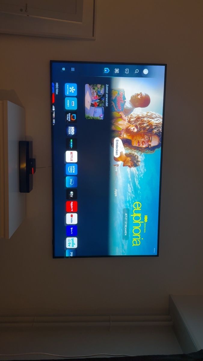 Samsung Televisori: Samsung tv 65" the Frame 2025 – Nuovo (secondo la descrizione) da Basel venduto da Rodriguez_Erika 1