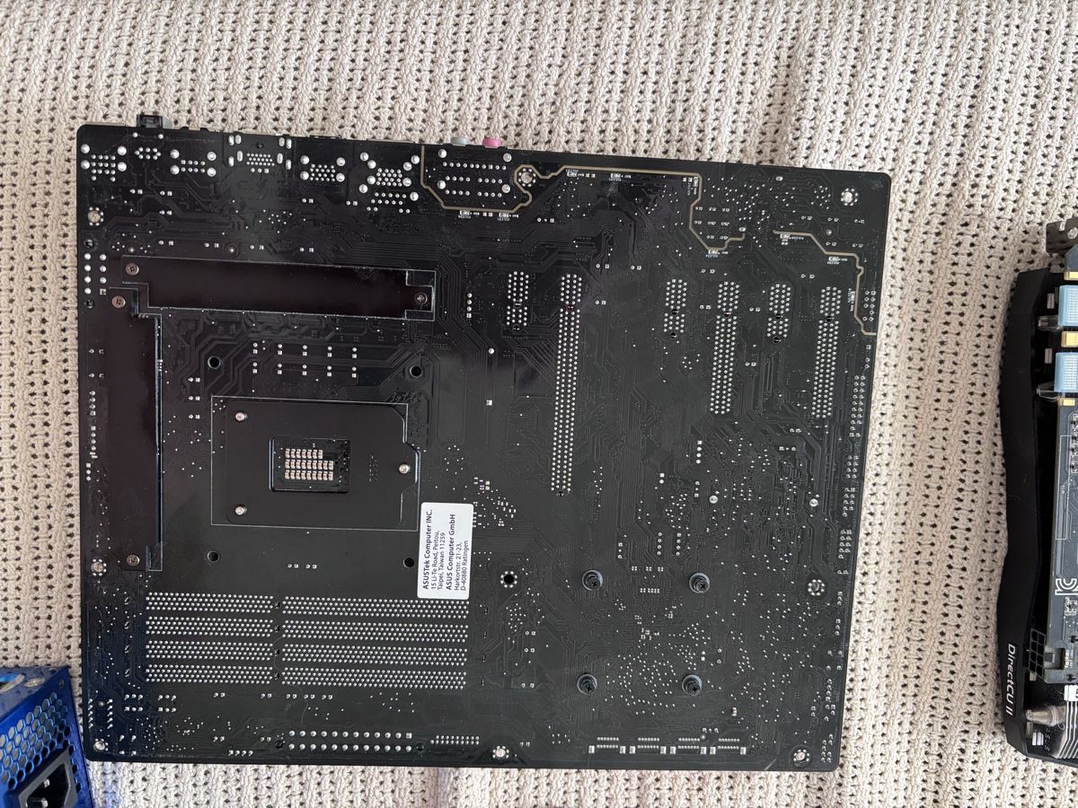 PCs: Diverse Computerteile  – Gebraucht aus Wangen SZ von Wangen12 8