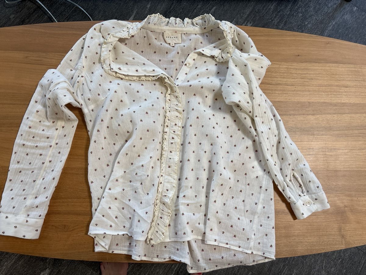 Sezane Chemisiers: Blouse Sézane 100% coton – D'occasion à Lausanne par Soins 1