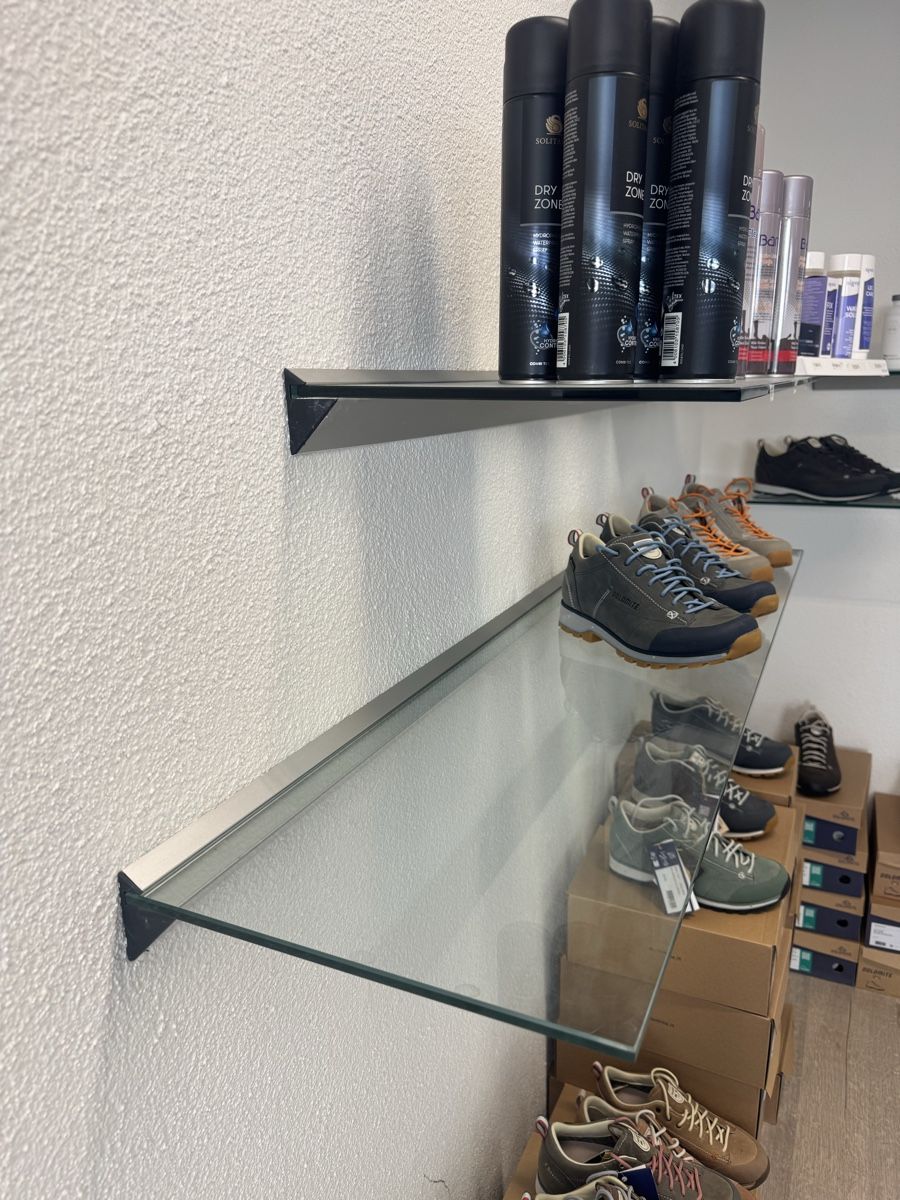 Scaffali: Transparente & blaue Glastablare mit Aluminiumhalterung – Usato da Adliswil venduto da Simon276 3