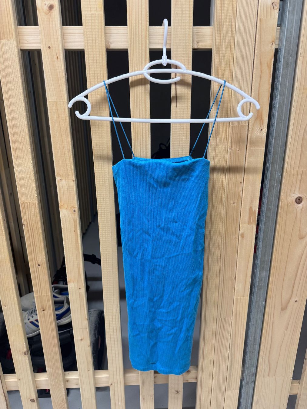 Kleider: Robe Pull&Bear bleue fines bretelles taille S – Gebraucht aus Chavannes-pres-Renens von mar_2x72