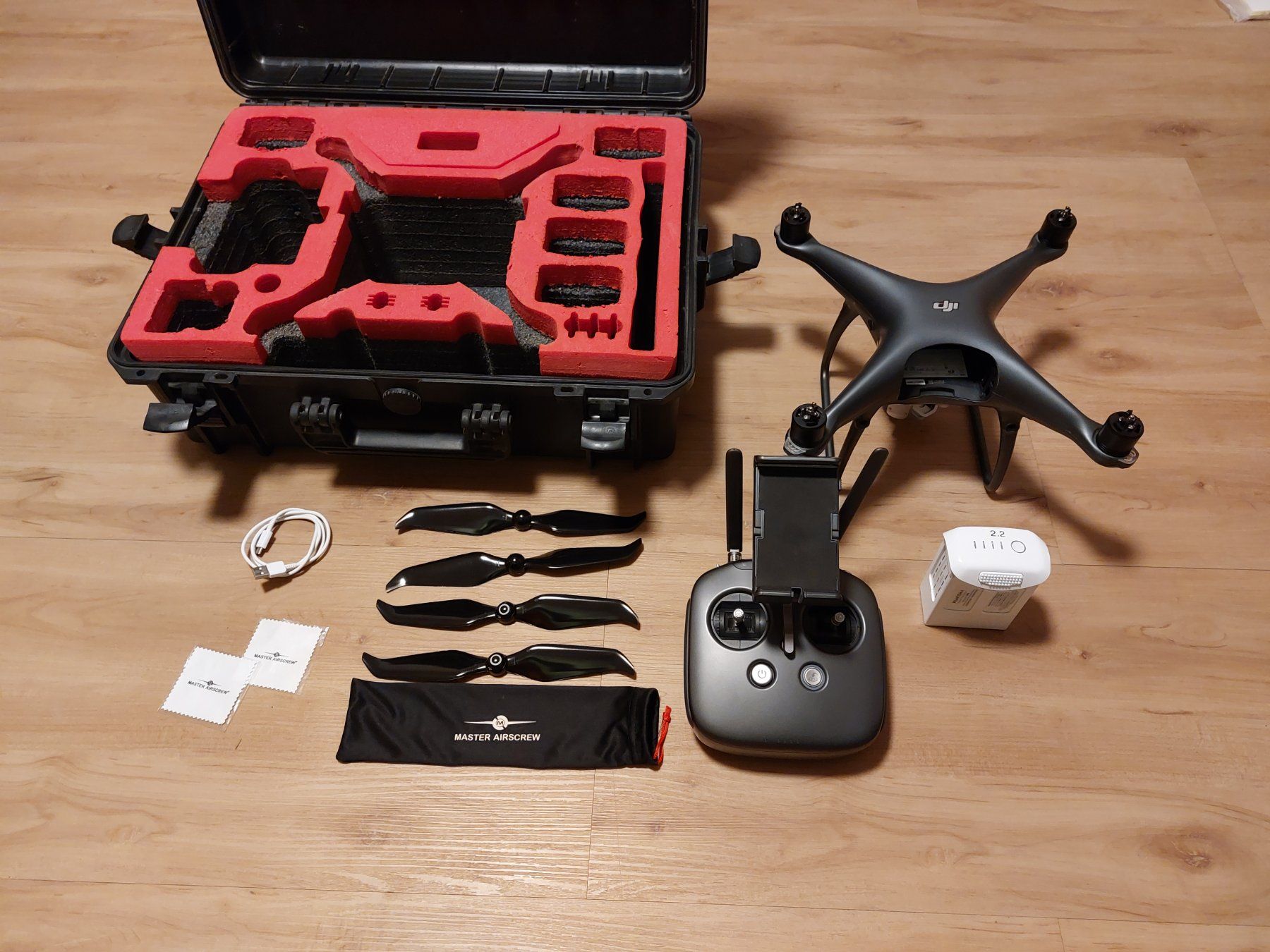 DJI Modellismo RC: DJI Phantom 4 Drohne schwarz – Usato da Grosswangen venduto da Carmen-g