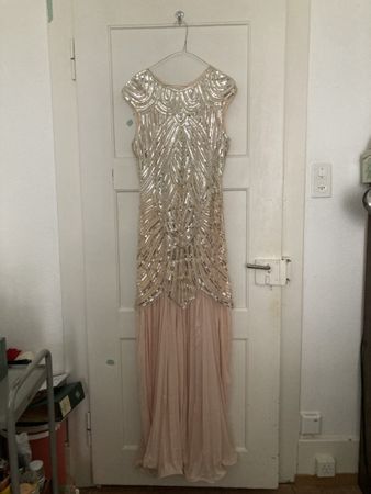 Schönes Paillettenkleid NEU