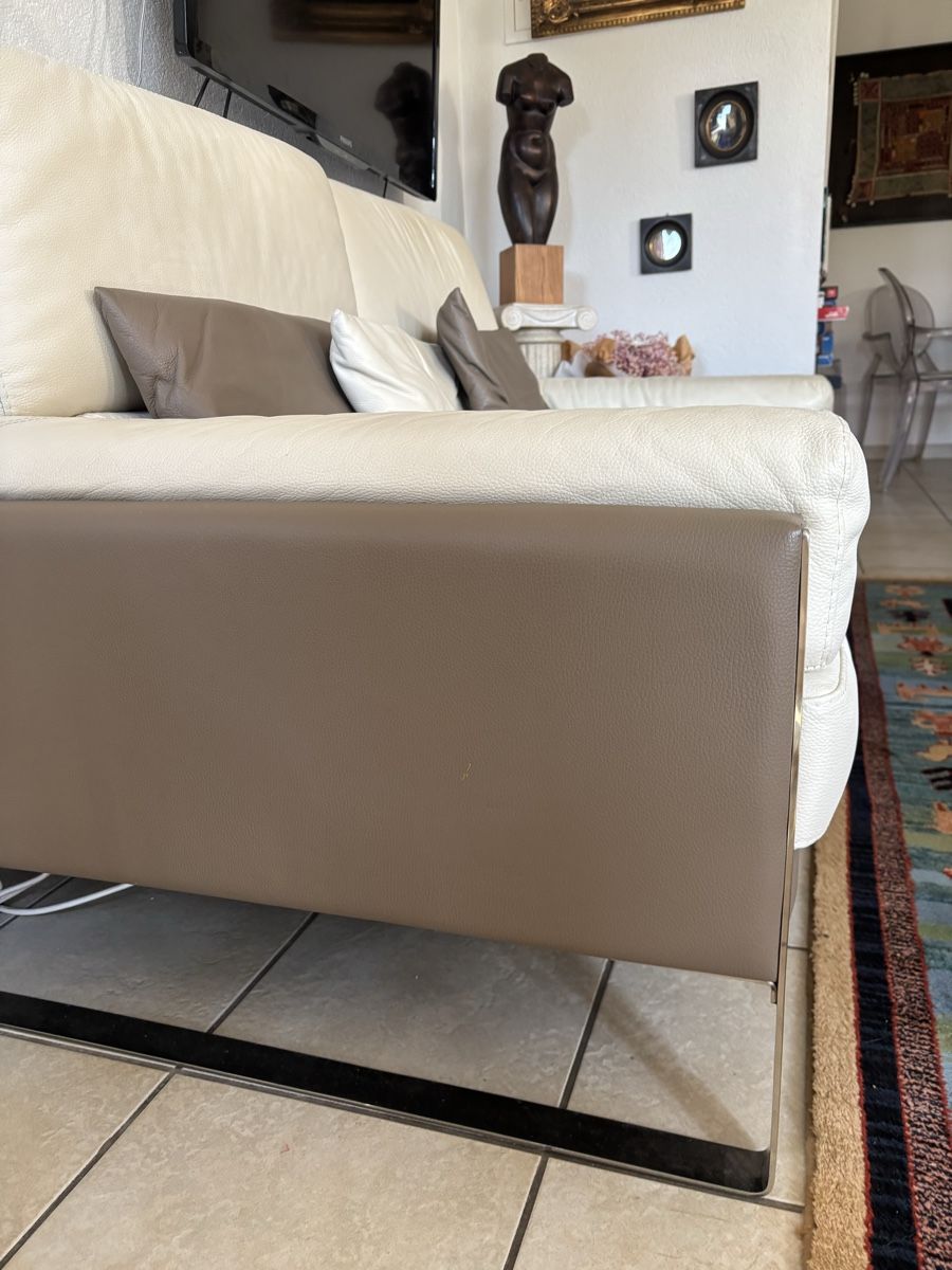 Poltrone: Fauteuil en cuir. Beige et brun. – Usato da Clarens venduto da ren_rp97 4