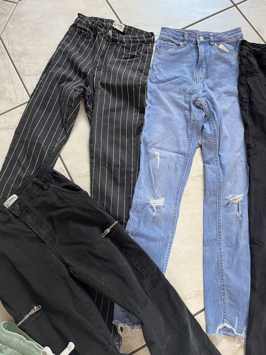 Tally Weijl Lotti & Set di vestiti: Kleiderpaket 7 Teile Grösse 34 – Usato da St.Pantaleon venduto da frodobi 1