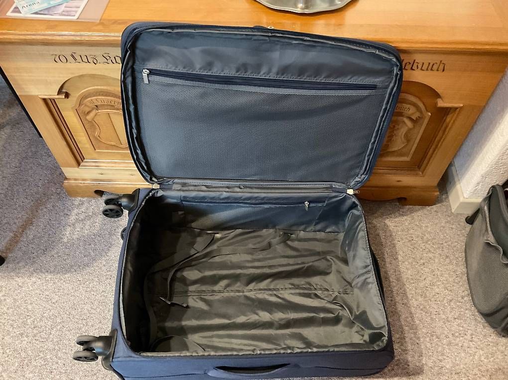 Reisekoffer: Reisekoffer – Gebraucht aus Emmenbrücke von vvooggel 1