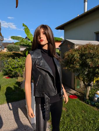ONLY - KUNSTLEDER GILET - NEU - GR. M