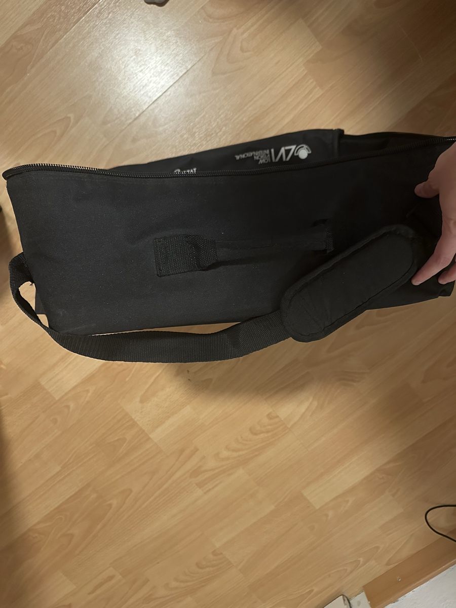 Sacs: Tasche mit Schultergurt  – D'occasion à Dietikon par sal_zdn5 2