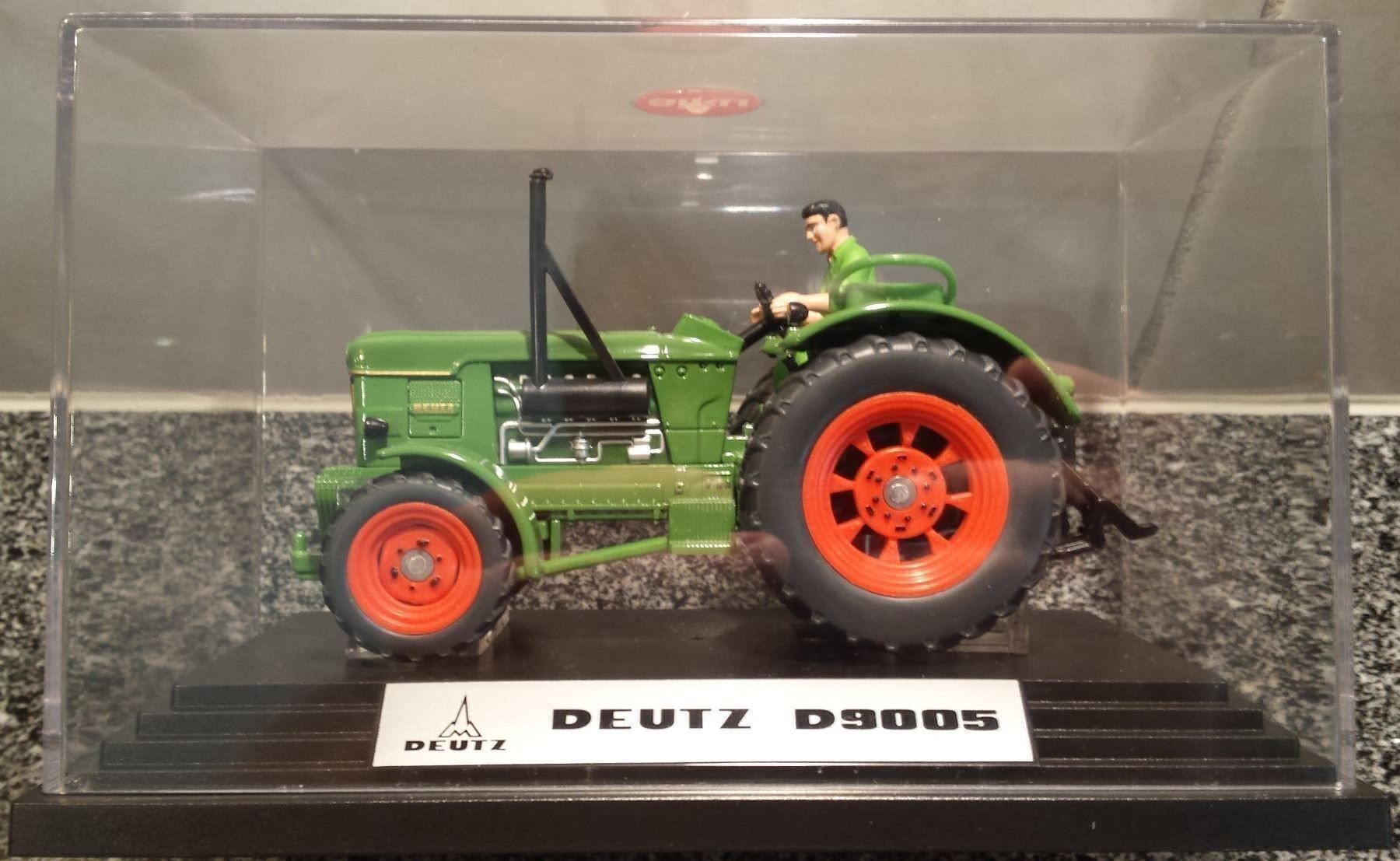 Siku Modellini d'auto: SIKU FARMER 1:32 +Serie - Deutz D 9005 – Nuovo (secondo la descrizione) da Rotkreuz venduto da MOBAHN-1zu87