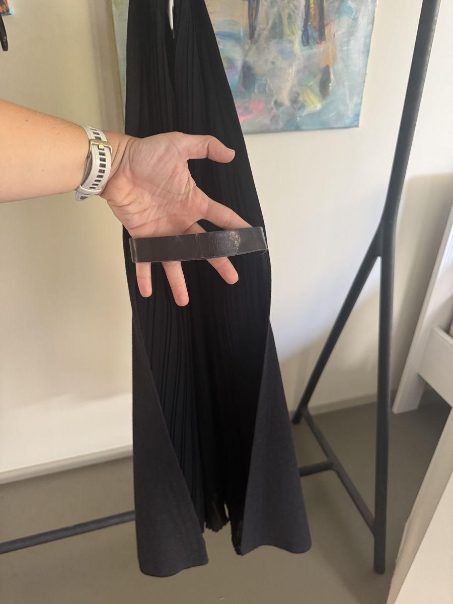 Vestiti: Black Pleated Business Dress – Usato da Zürich venduto da alieacelina 2