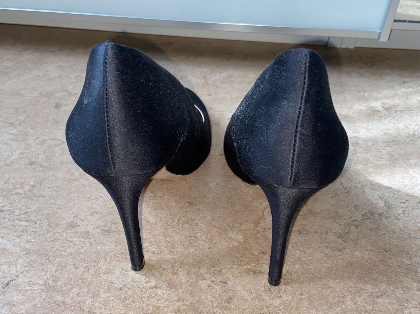 Zara Scarpe da donna: Elegante Zara Basic Pumps, schwarz, Gr. 41 – Usato da Zürich venduto da dedasiba 3