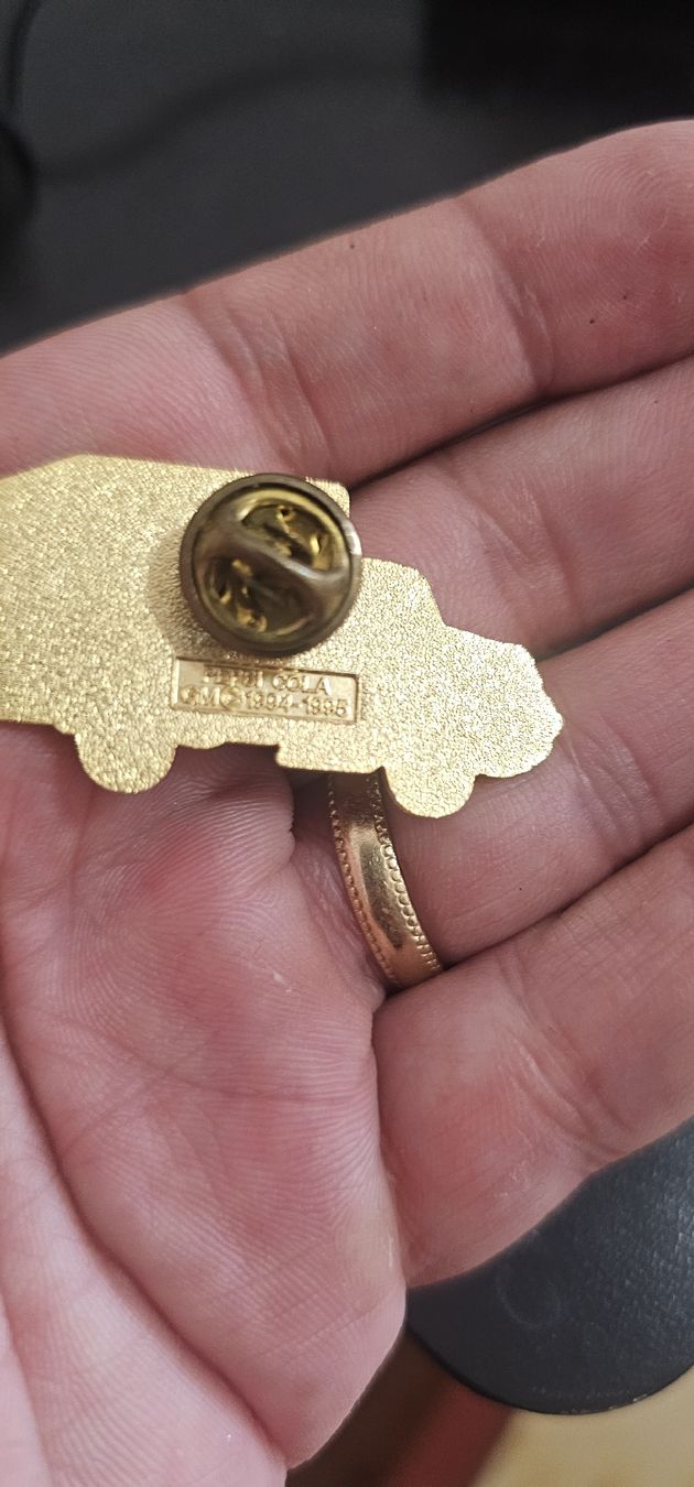 Spille & Fermagli: pins de collection – Usato da Lausanne venduto da Delaquinta88 1