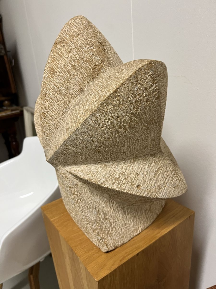 Sculture & Statue: Original Steinskulptur ModerArt Monogramm AT – Usato da Hombrechtikon venduto da vespa1954 1