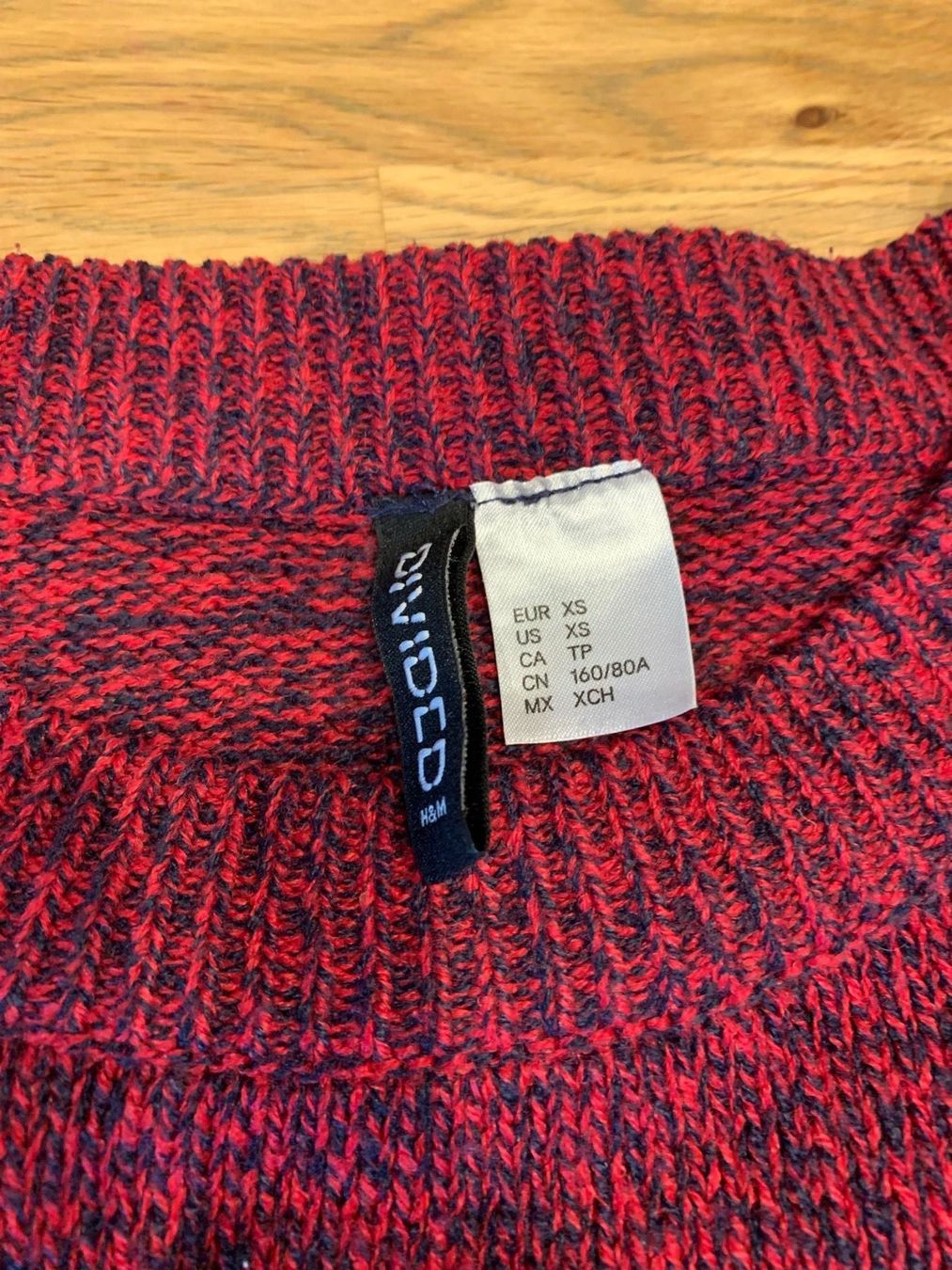 Pulls & Sweat-shirts: H&M Divided Pullover Gr.XS – D'occasion à Oberdorf SO par sa-na 2