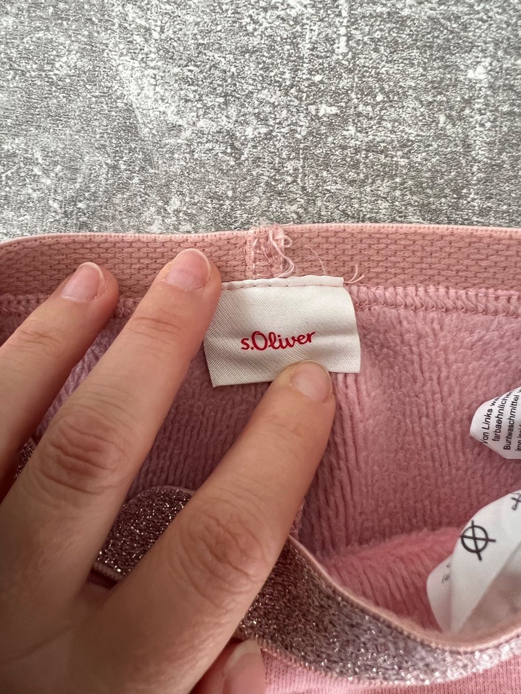 S.Oliver Hosen: Hose S.Oliver mit glänzendem Hosenrand – Neu (gemäss Beschreibung) aus Thalwil von lom_858j 1