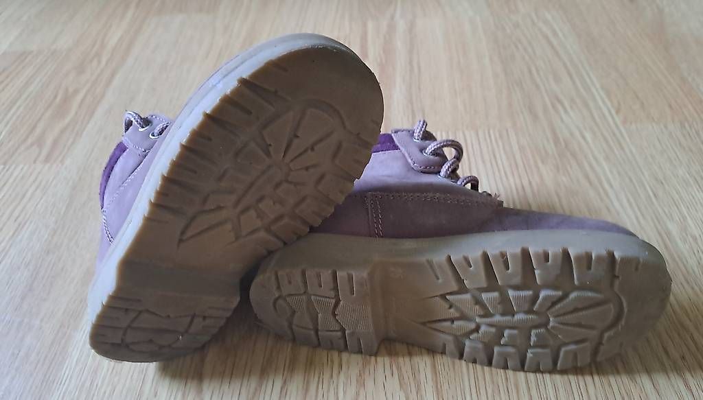 Scarpe per ragazzi: Robuste Herbst/Winterschuhe - Grösse 25 – Usato da Rotkreuz venduto da Blubberli1 1