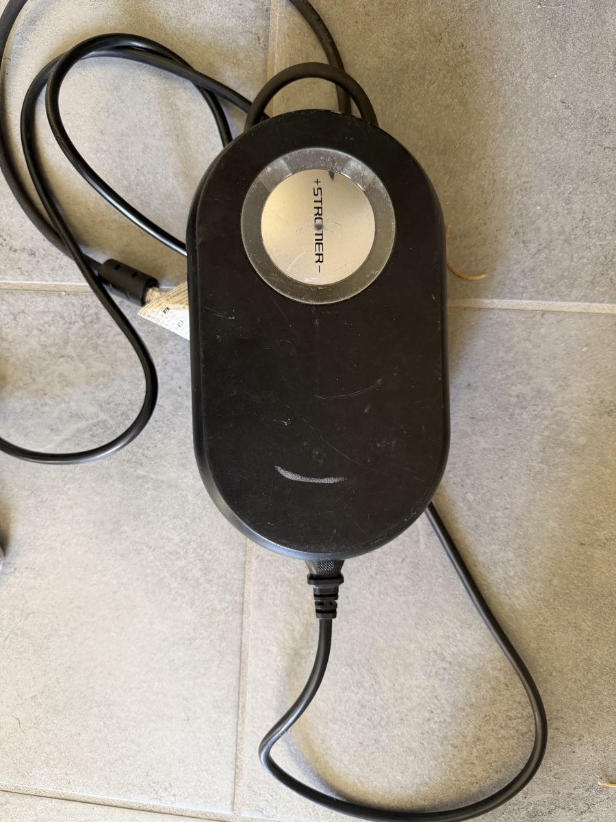 Chargeurs: Chargeur Stromer défectueux  – Défectueux à Genève par Best_Buy. 2