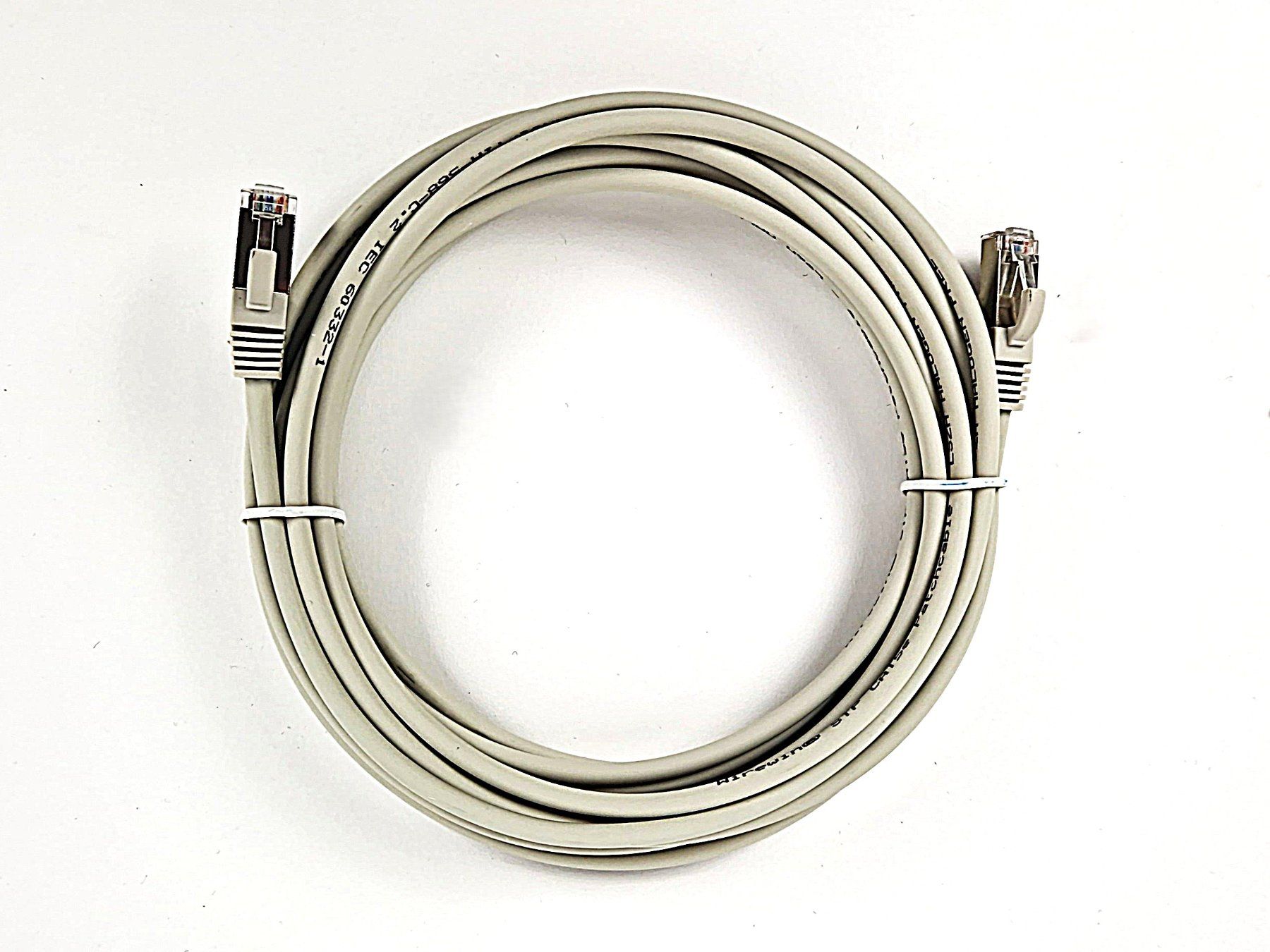 Cavi: 2 Stück Cat.5E Ethernet Kabel 5m und 3m – Usato da Basel venduto da Restwert_Basel