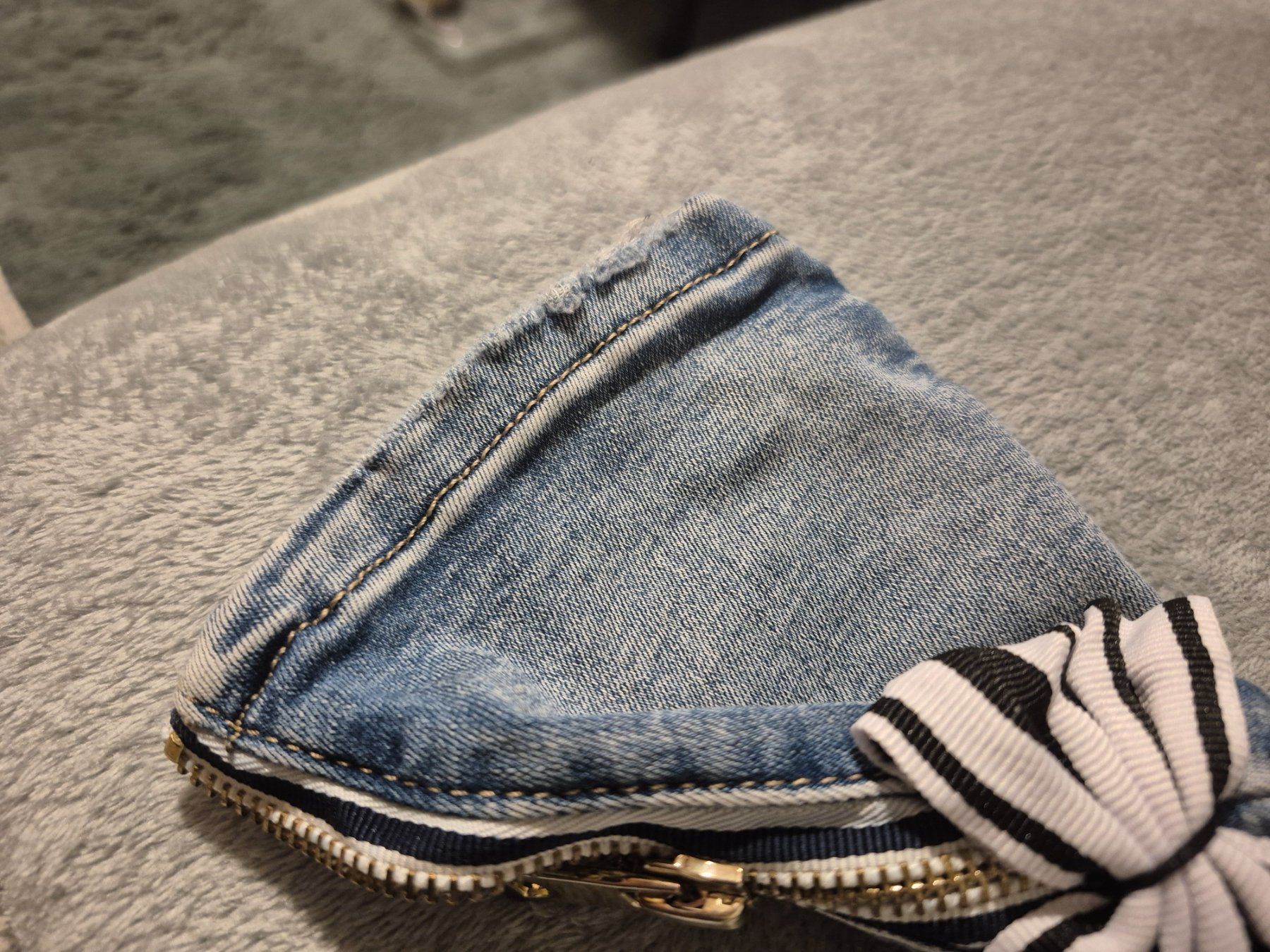 Jeans: Blaue Jeans Grösse L – Usato da Tagelswangen venduto da Daubinator7 2