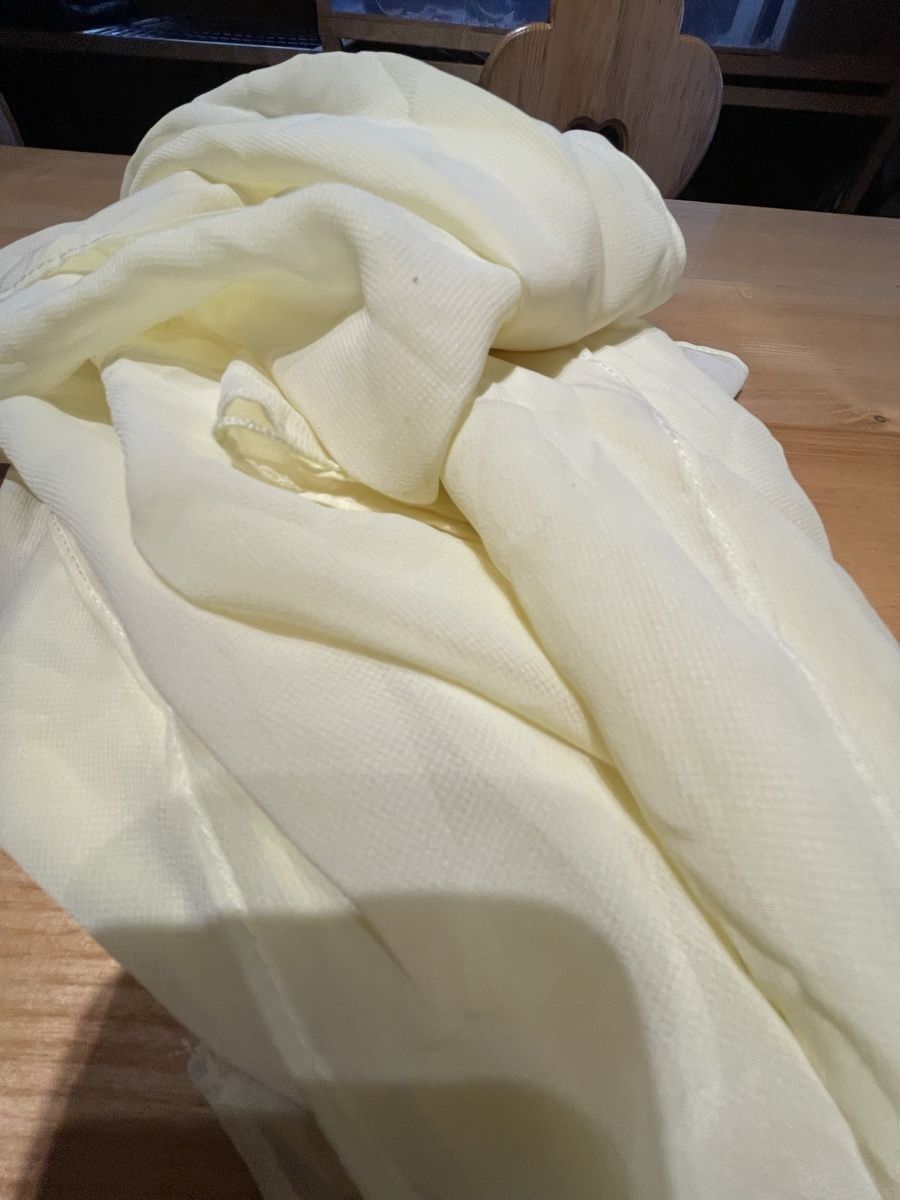Kleider: Damen Kleid hellgelb 42 neuwertig – Neu (gemäss Beschreibung) aus Wattwil von Weinachtsmann 2